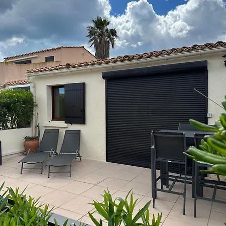 Venus 50 Apartment *